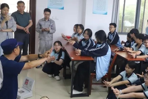 1749551764309688.jpg 2.jpg